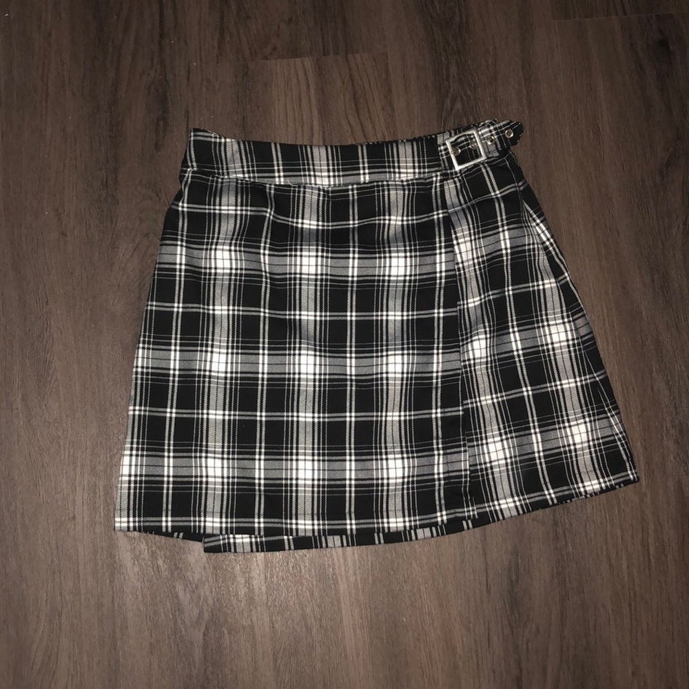 black plaid skirt